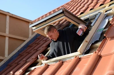 Pose de fenêtres de toit Velux à Trézilidé
